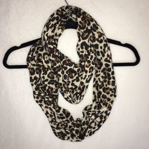 Women’s Leopard Infinity Scarf